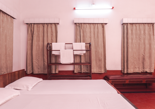 Standard Non AC Rooms (Triple Bed) – Common Washroom