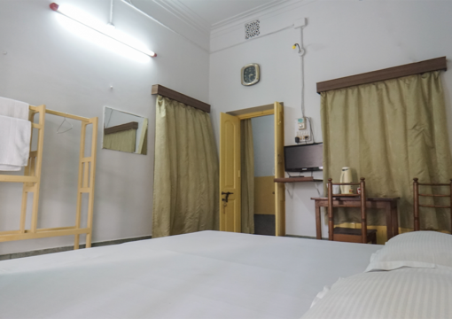 Standard Non AC Rooms (Double Bed) – Common Washroom